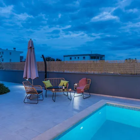 Modern Ol&ju For 9 Persons In Only 1.5 Km From The With Pool Heating * بولا