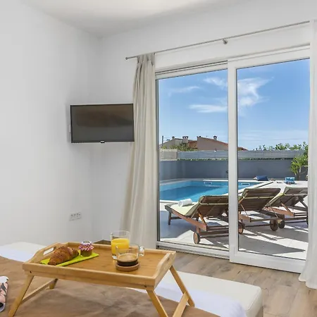 Modern Ol&ju For 9 Persons In Only 1.5 Km From The With Pool Heating Villa