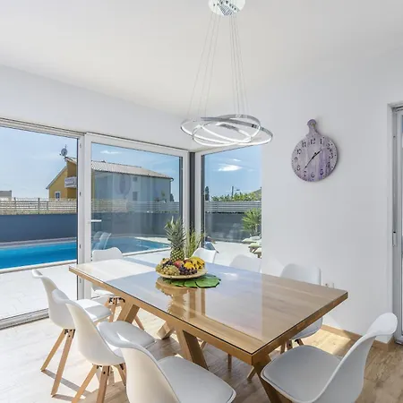 Villa Modern Ol&ju For 9 Persons In Only 1.5 Km From The With Pool Heating