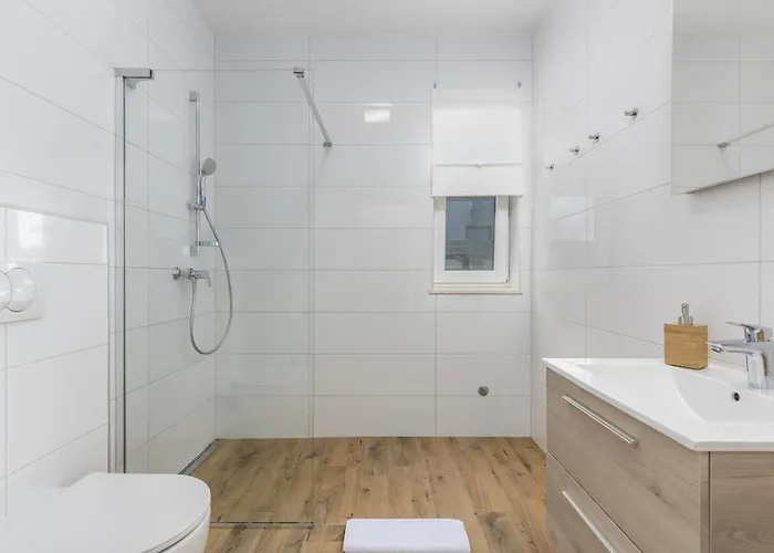 Willa Modern Ol&ju For 9 Persons In Only 1.5 Km From The With Pool Heating