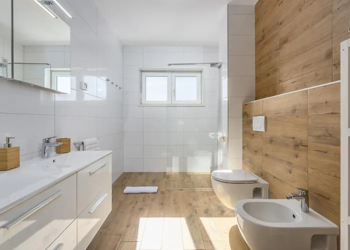 Modern Ol&ju For 9 Persons In Only 1.5 Km From The With Pool Heating Willa Pula