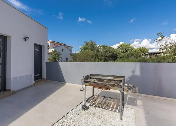 Modern Ol&ju For 9 Persons In Only 1.5 Km From The With Pool Heating *