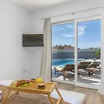 Modern Ol&ju For 9 Persons In Only 1.5 Km From The With Pool Heating Vila