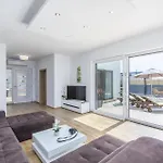 Vila Modern Ol&ju For 9 Persons In Only 1.5 Km From The With Pool Heating Pula