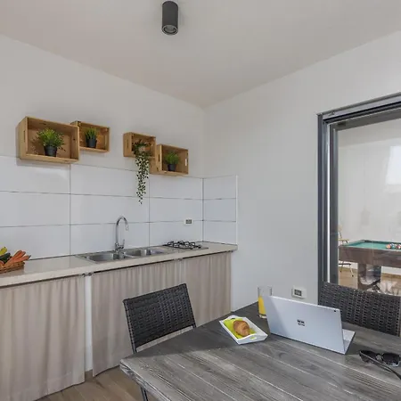 Villa Modern Ol&ju For 9 Persons In Only 1.5 Km From The With Pool Heating Pula