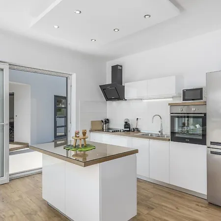 Modern Ol&ju For 9 Persons In Only 1.5 Km From The With Pool Heating * Pula