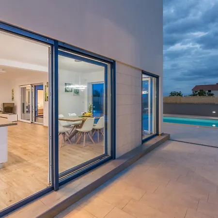 Modern Ol&ju For 9 Persons In Only 1.5 Km From The With Pool Heating Villa