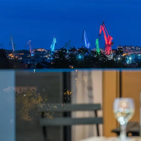 Modern Ol&ju For 9 Persons In Only 1.5 Km From The With Pool Heating * Pula