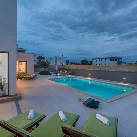 Modern Ol&ju For 9 Persons In Only 1.5 Km From The With Pool Heating