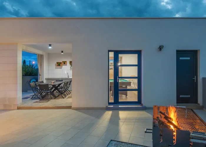 Вилла Modern Ol&ju For 9 Persons In Only 1.5 Km From The With Pool Heating Пула