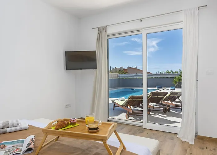 Modern Ol&ju For 9 Persons In Only 1.5 Km From The With Pool Heating Вилла