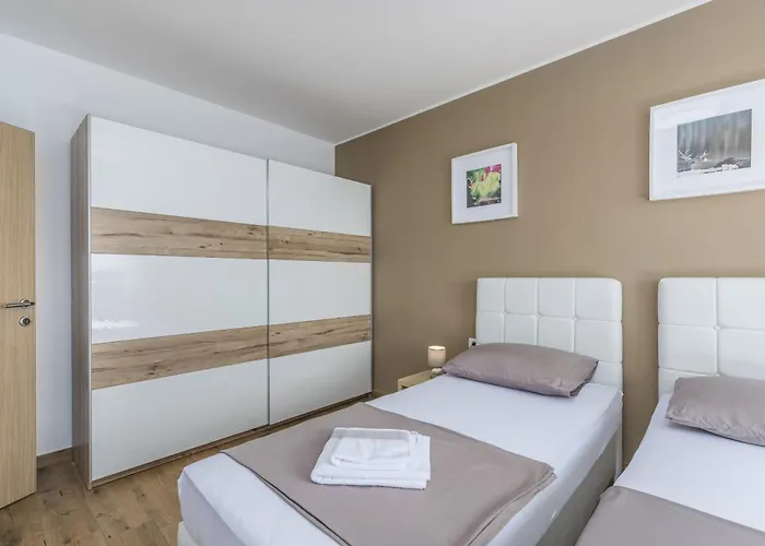 Villa Modern Ol&ju For 9 Persons In Only 1.5 Km From The With Pool Heating *