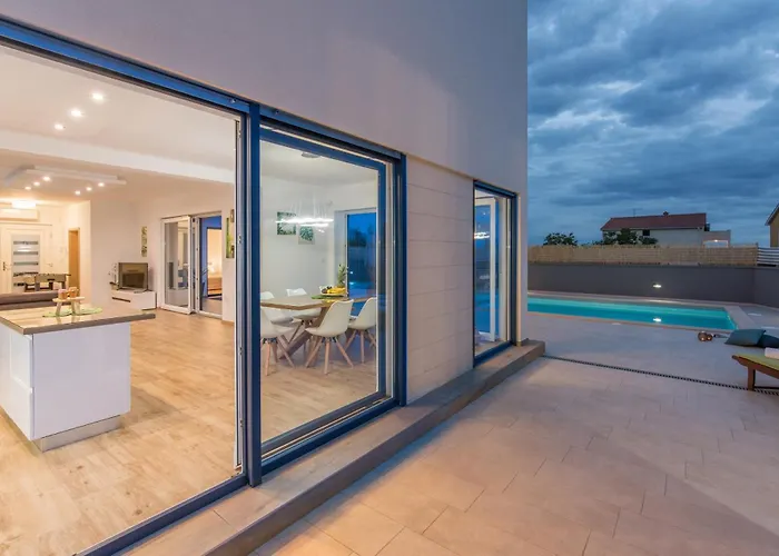 Modern Ol&ju For 9 Persons In Only 1.5 Km From The With Pool Heating Вилла