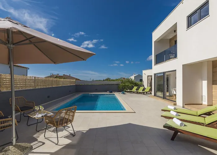 Modern Ol&ju For 9 Persons In Only 1.5 Km From The With Pool Heating Пула