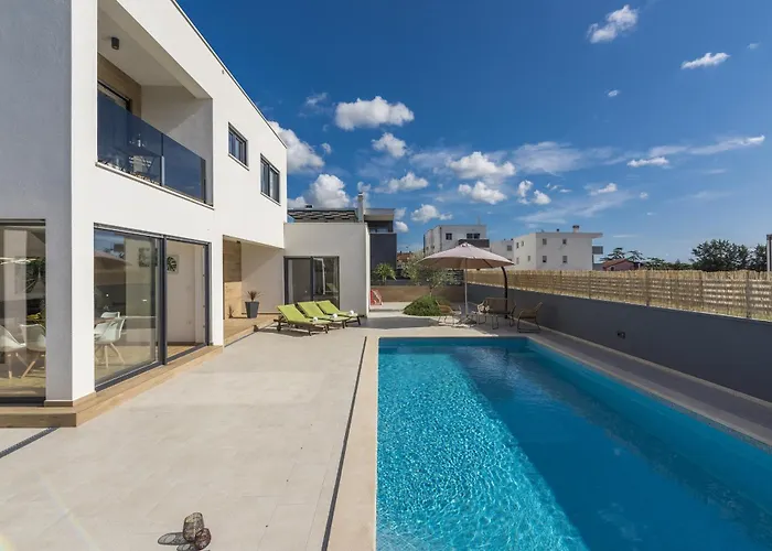 Modern Ol&ju For 9 Persons In Only 1.5 Km From The With Pool Heating فيلة