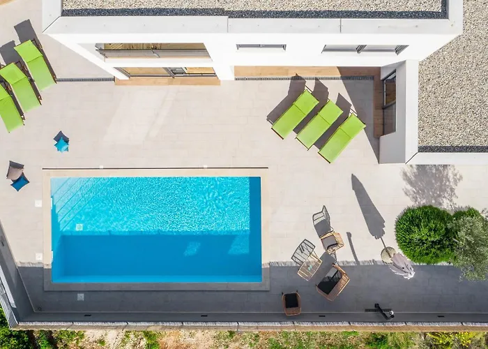 Modern Ol&ju For 9 Persons In Only 1.5 Km From The With Pool Heating Вилла *