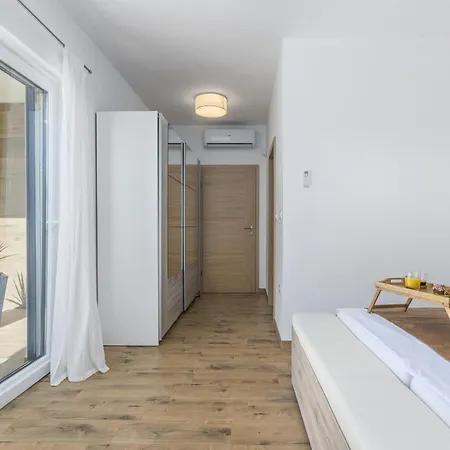 Modern Ol&ju For 9 Persons In Only 1.5 Km From The With Pool Heating Pula