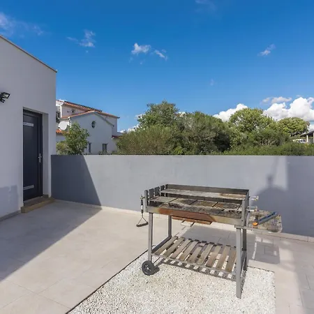 Modern Ol&ju For 9 Persons In Only 1.5 Km From The With Pool Heating *